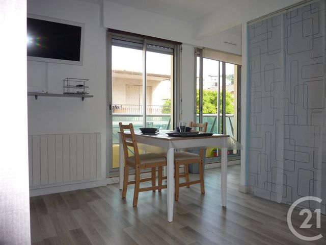 Afficher la photo en grand Appartement F1 à louer - 1 pièce - 17.5 m2 - SETE - 34 - LANGUEDOC-ROUSSILLON - Century 21 Alizés - Puig Immobilier