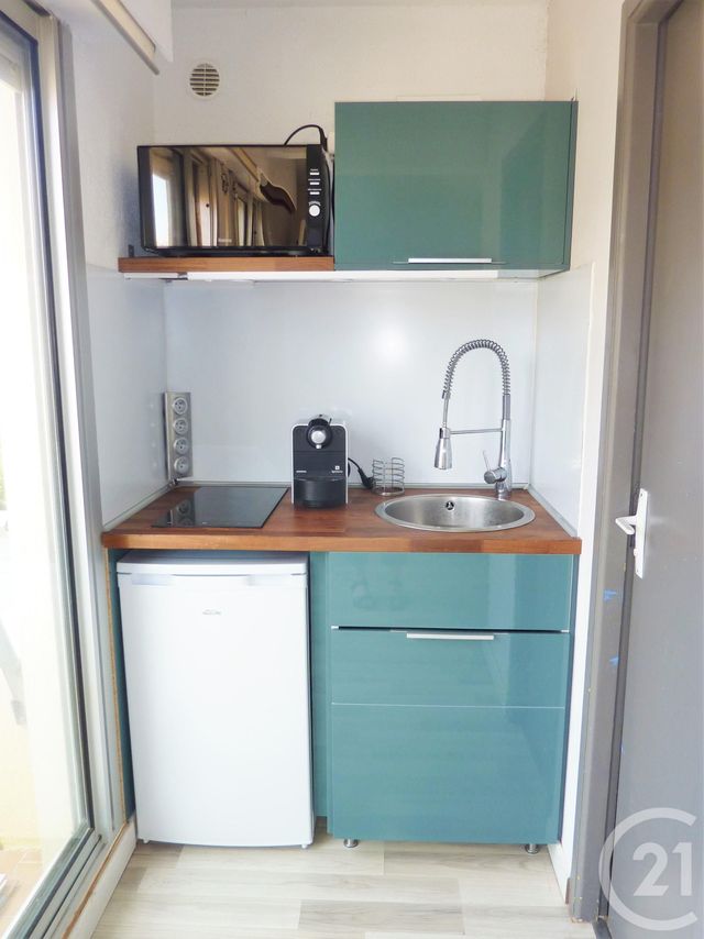Afficher la photo en grand Appartement F1 à louer - 1 pièce - 17.5 m2 - SETE - 34 - LANGUEDOC-ROUSSILLON - Century 21 Alizés - Puig Immobilier