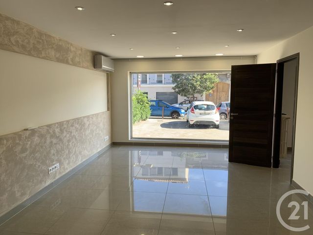 Afficher la photo en grand commerce à louer - 77.62 m2 - FRONTIGNAN - 34 - LANGUEDOC-ROUSSILLON - Century 21 Alizés - Puig Immobilier