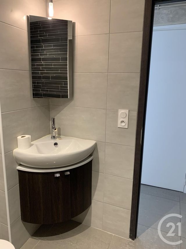 Afficher la photo en grand commerce à louer - 77.62 m2 - FRONTIGNAN - 34 - LANGUEDOC-ROUSSILLON - Century 21 Alizés - Puig Immobilier