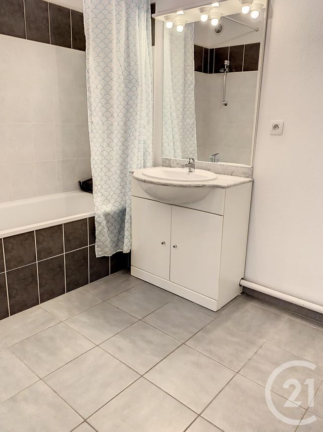 Appartement F2 à louer - 2 pièces - 42.94 m2 - GIGEAN - 34 - LANGUEDOC-ROUSSILLON - Century 21 Alizés - Puig Immobilier