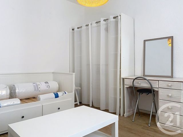 Appartement F2 à louer - 2 pièces - 25.7 m2 - SETE - 34 - LANGUEDOC-ROUSSILLON - Century 21 Alizés - Puig Immobilier