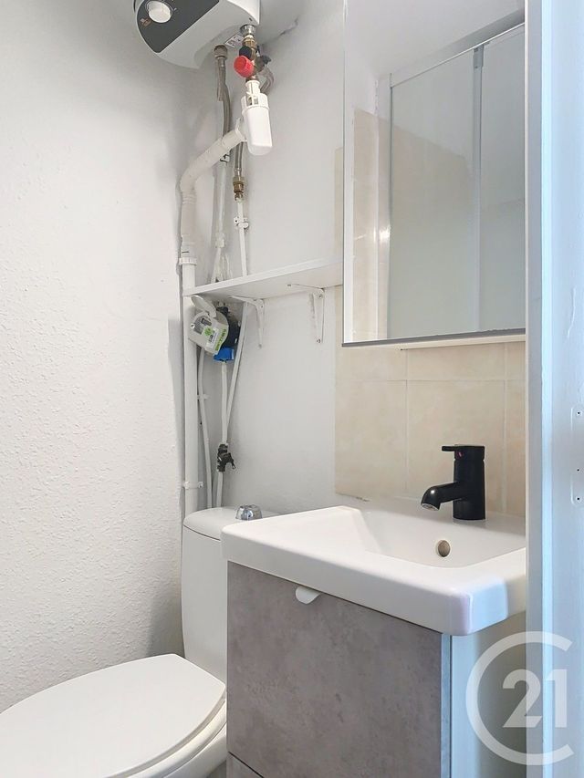 Appartement F2 à louer - 2 pièces - 25.7 m2 - SETE - 34 - LANGUEDOC-ROUSSILLON - Century 21 Alizés - Puig Immobilier