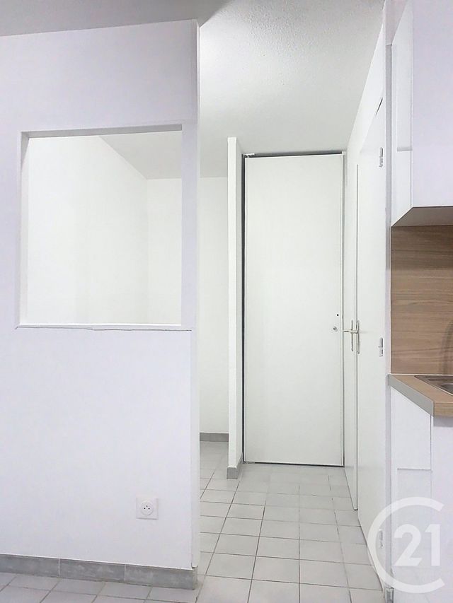 Appartement F2 à louer - 2 pièces - 26.44 m2 - SETE - 34 - LANGUEDOC-ROUSSILLON - Century 21 Alizés - Puig Immobilier