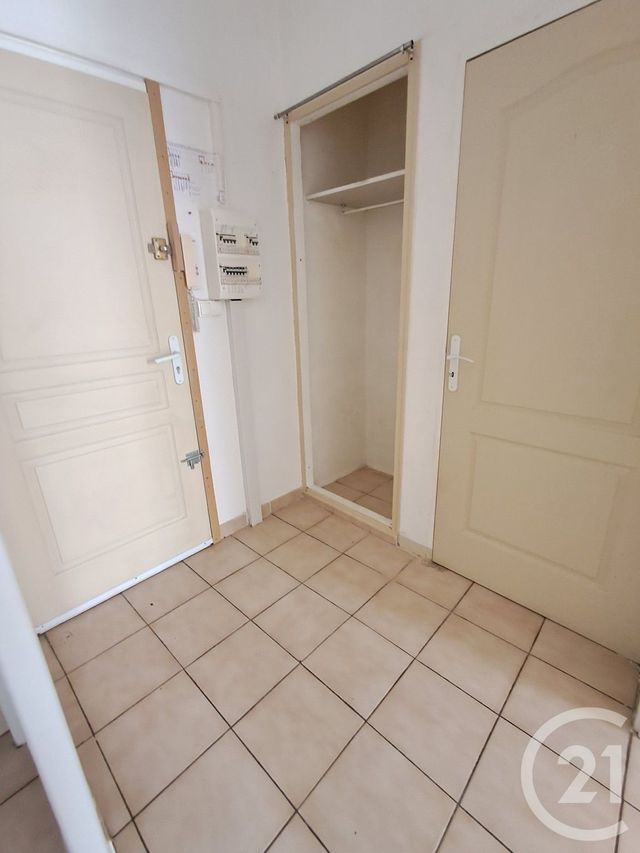 Appartement F2 à louer - 2 pièces - 40.55 m2 - MEZE - 34 - LANGUEDOC-ROUSSILLON - Century 21 Alizés - Puig Immobilier