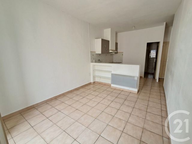 Appartement F2 à louer - 2 pièces - 40.55 m2 - MEZE - 34 - LANGUEDOC-ROUSSILLON - Century 21 Alizés - Puig Immobilier