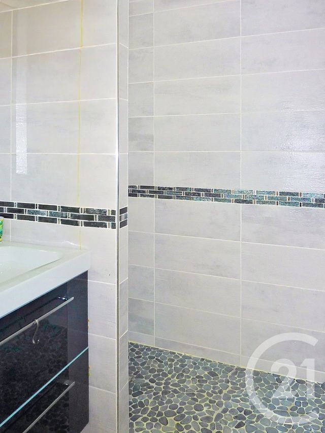 Appartement F1 à louer - 1 pièce - 26.36 m2 - SETE - 34 - LANGUEDOC-ROUSSILLON - Century 21 Alizés - Puig Immobilier