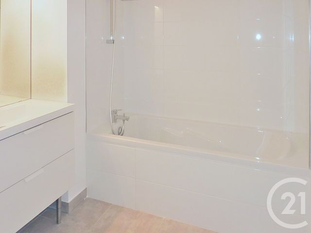 Appartement F3 à louer - 3 pièces - 63.4 m2 - SETE - 34 - LANGUEDOC-ROUSSILLON - Century 21 Alizés - Puig Immobilier
