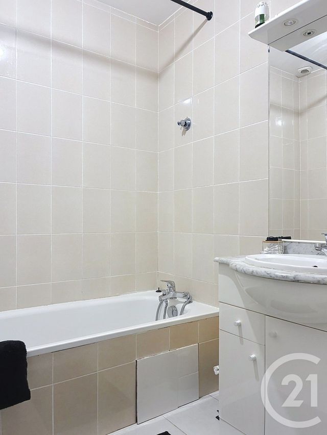Appartement F3 à louer - 3 pièces - 80.43 m2 - VILLEVEYRAC - 34 - LANGUEDOC-ROUSSILLON - Century 21 Alizés - Puig Immobilier