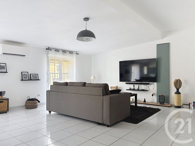Appartement F3 à louer - 3 pièces - 80.43 m2 - VILLEVEYRAC - 34 - LANGUEDOC-ROUSSILLON - Century 21 Alizés - Puig Immobilier